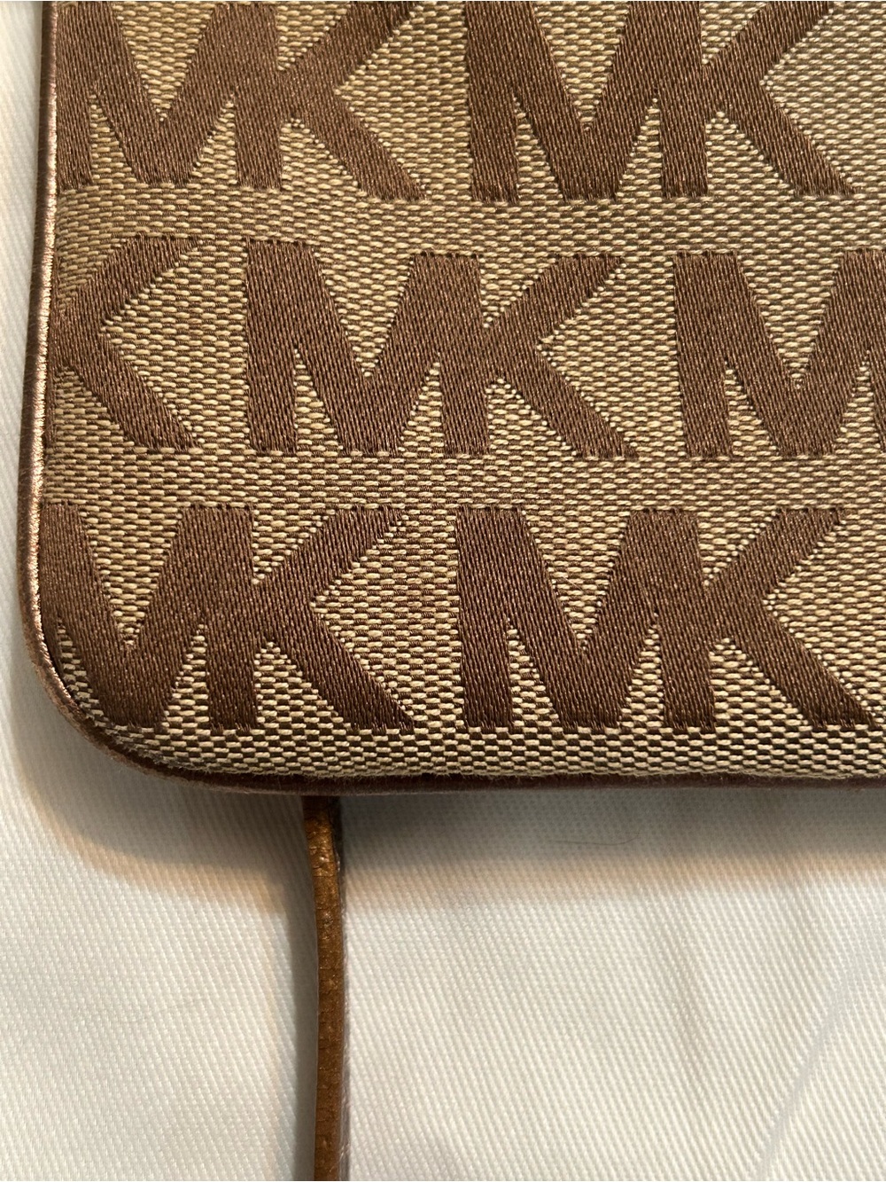 Michael Kors Brown MK Logo Crossbody with Gold Sequin Center - Picture 5 of 8